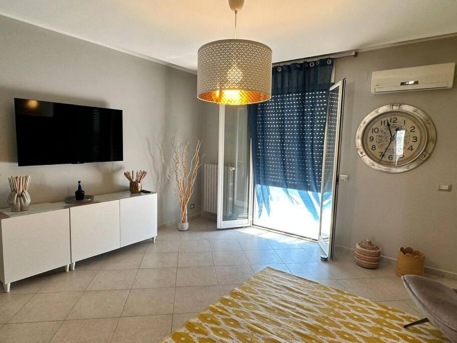 Faro Sul Mare Luxury Apartment - Zona Fiera Bari Kültér fotó
