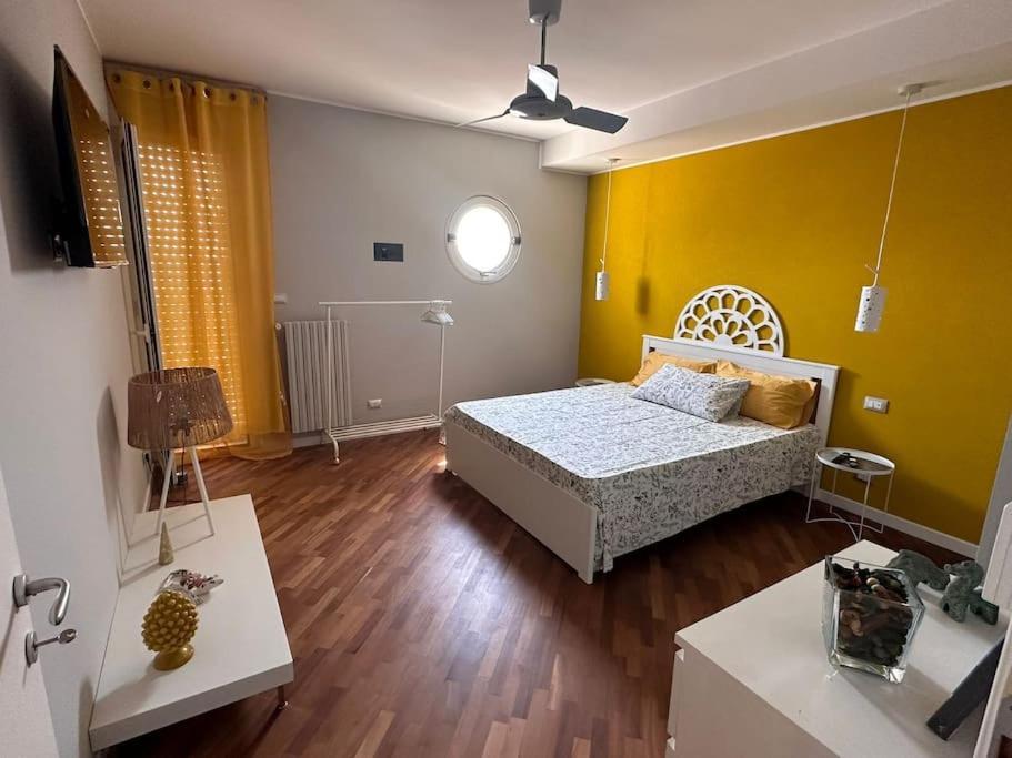 Faro Sul Mare Luxury Apartment - Zona Fiera Bari Kültér fotó