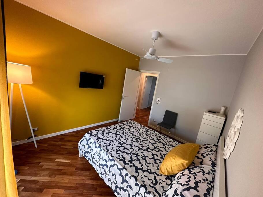 Faro Sul Mare Luxury Apartment - Zona Fiera Bari Kültér fotó