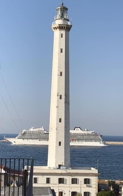Faro Sul Mare Luxury Apartment - Zona Fiera Bari Kültér fotó