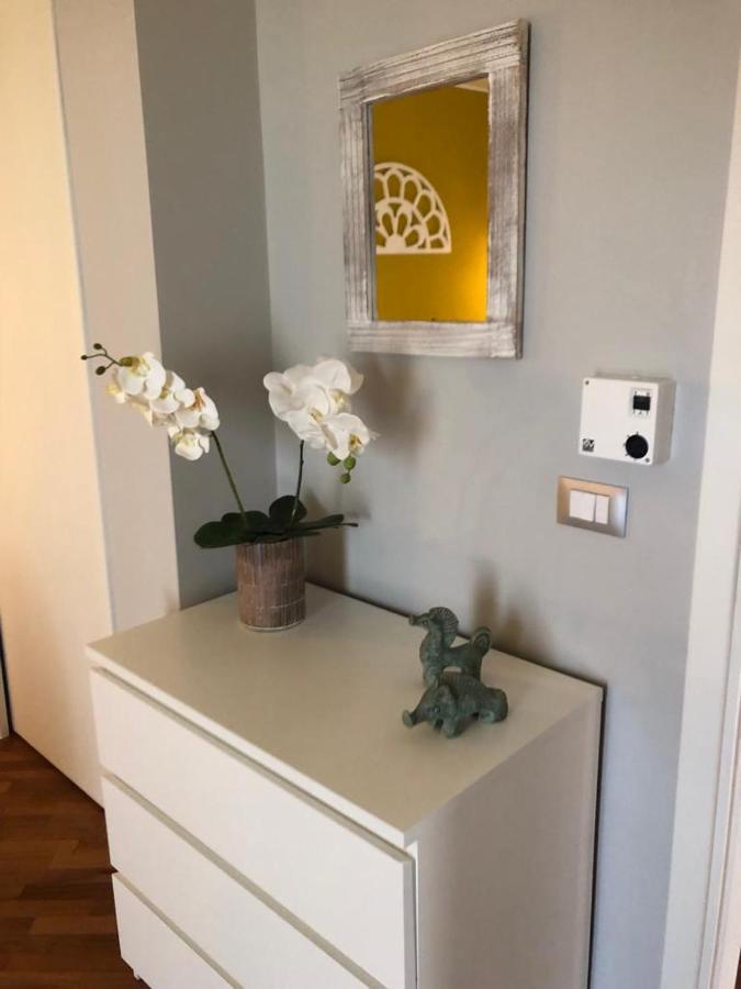 Faro Sul Mare Luxury Apartment - Zona Fiera Bari Kültér fotó