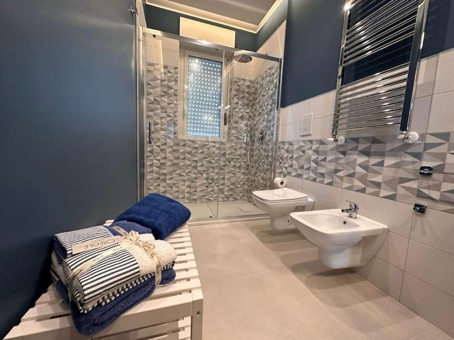 Faro Sul Mare Luxury Apartment - Zona Fiera Bari Kültér fotó