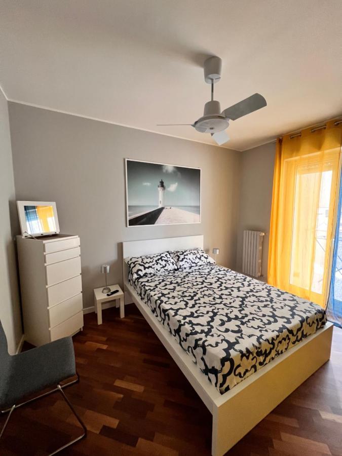 Faro Sul Mare Luxury Apartment - Zona Fiera Bari Kültér fotó