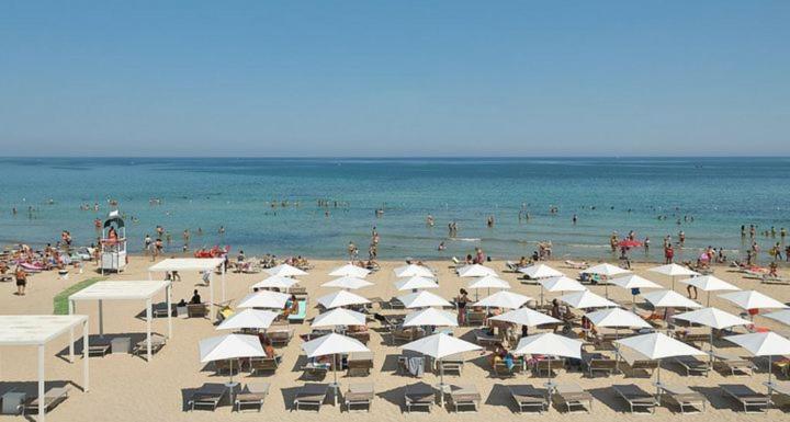 Faro Sul Mare Luxury Apartment - Zona Fiera Bari Kültér fotó
